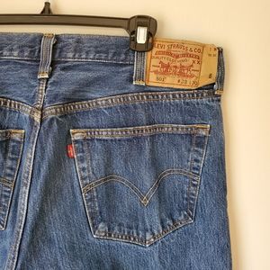 Levi's 501 Button Fly Straight Leg Medium Wash EUC